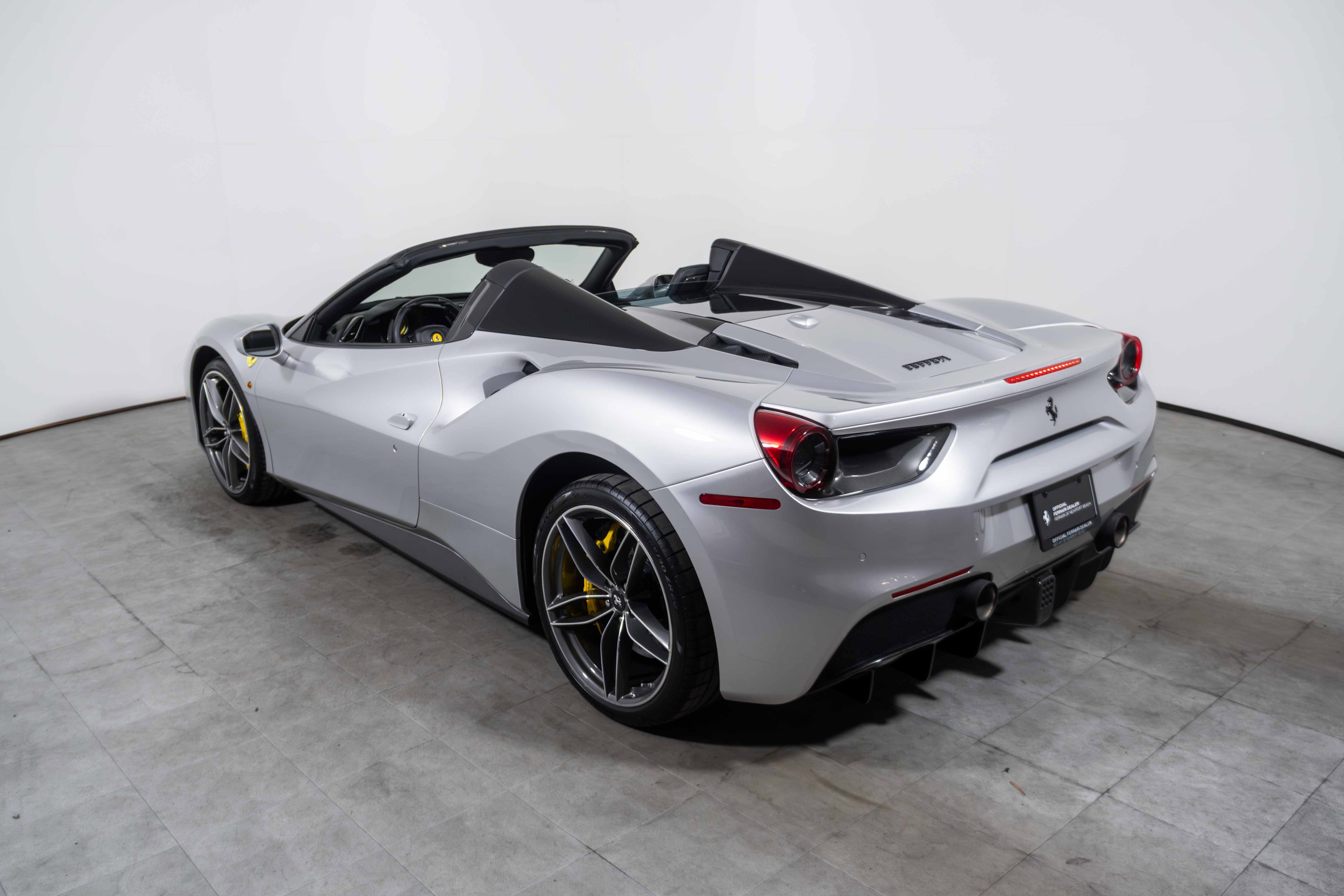 Used 2016 Ferrari 488 Spider image 6