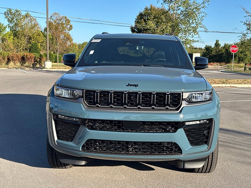 New 2027 Jeep Grand Cherokee L Limited AWD/4WD image 2