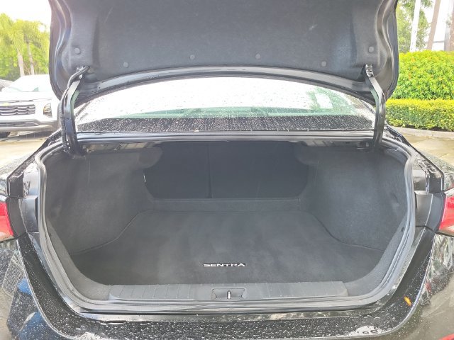 Used 2024 Nissan Sentra SV FWD image 5