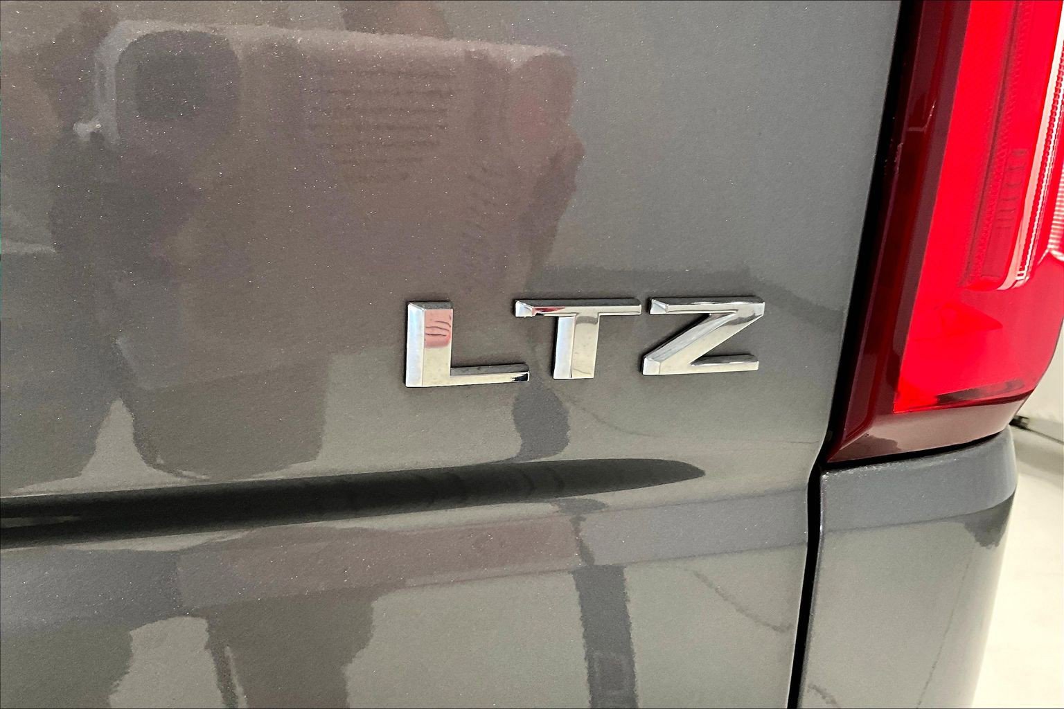 Used 2022 Chevrolet Silverado 1500 LTZ w/ LTZ Premium Package AWD/4WD image 26