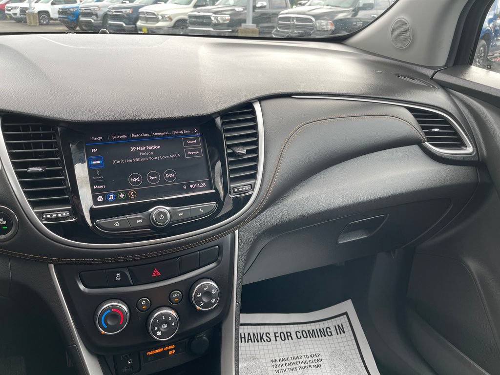 Used 2021 Chevrolet Trax LT w/ LT Convenience Package FWD image 18