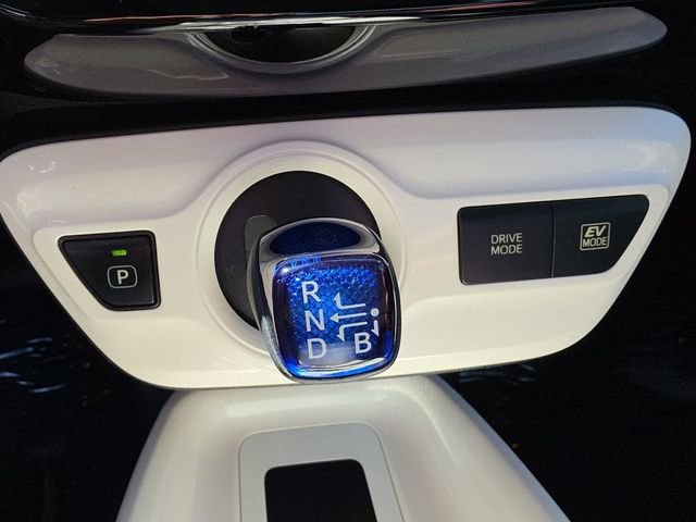 Used 2016 Toyota Prius Three Touring FWD image 30