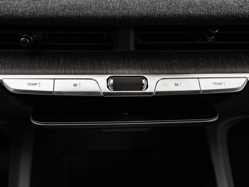 Used 2024 Lucid Air Pure RWD image 31