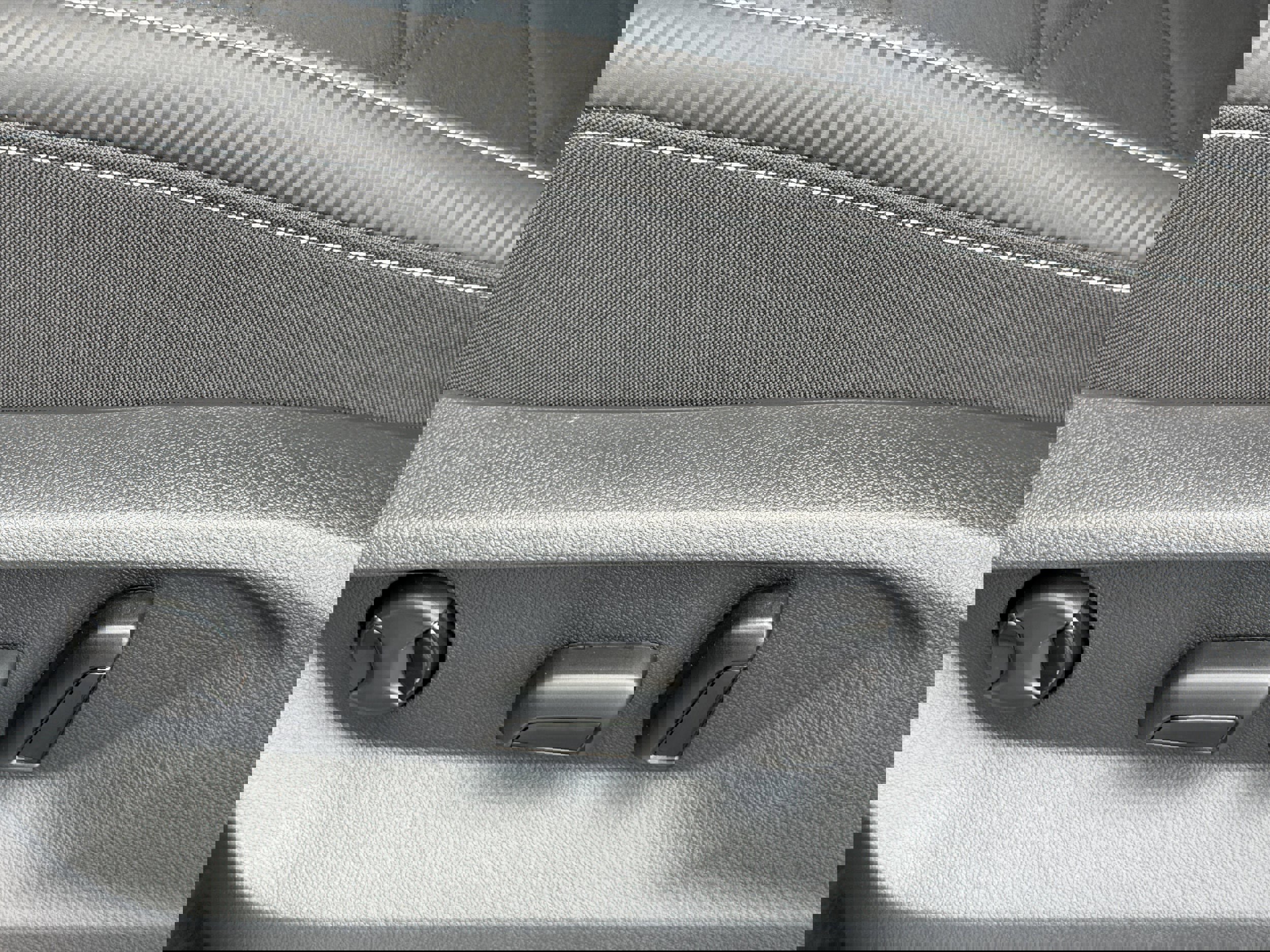 New 2026 Volkswagen Atlas Cross Sport SE FWD image 16