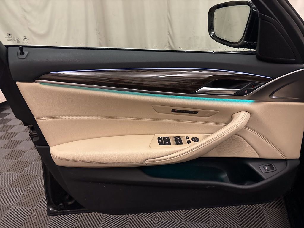 Used 2018 BMW 540i xDrive w/ Premium Package image 10