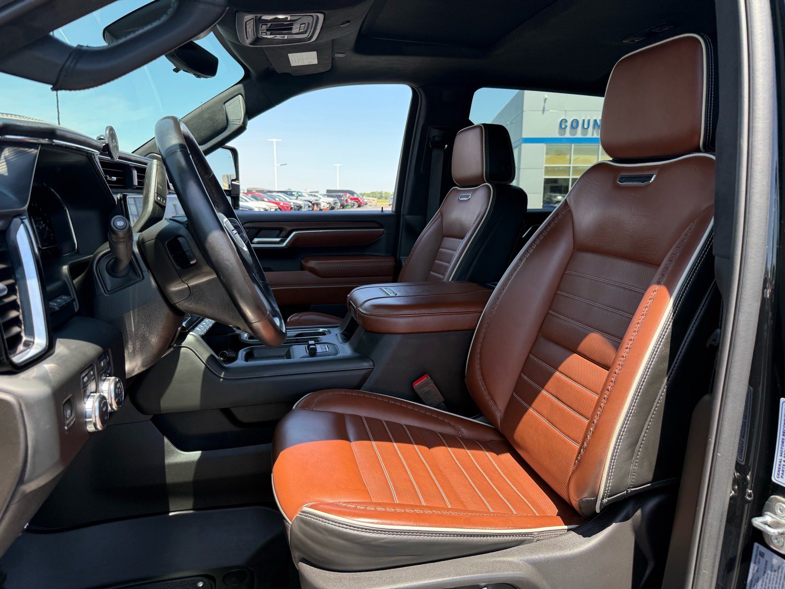 Used 2024 GMC Sierra 2500 Denali Ultimate AWD/4WD image 11