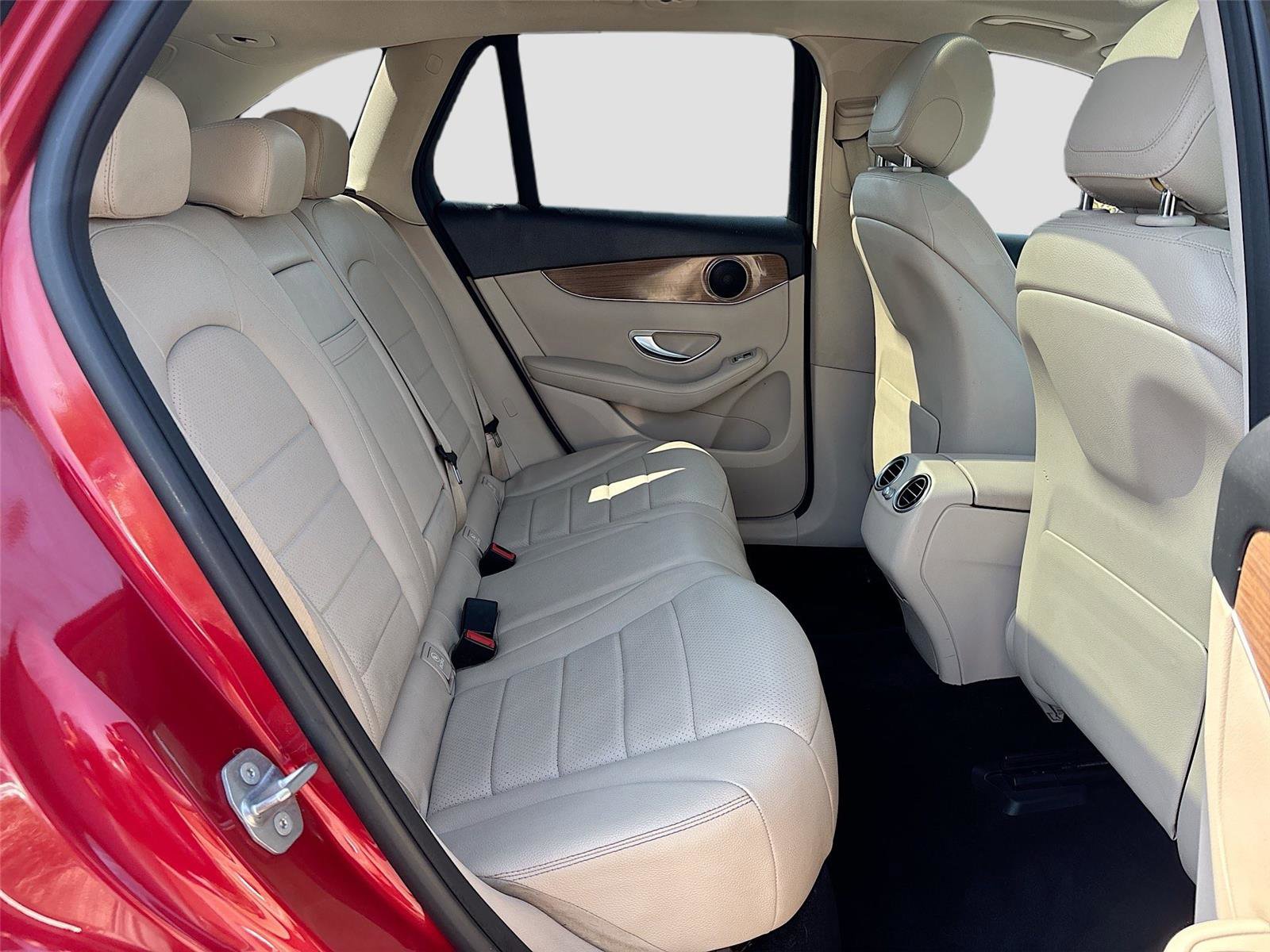 Used 2019 Mercedes-Benz GLC 300 4MATIC image 27