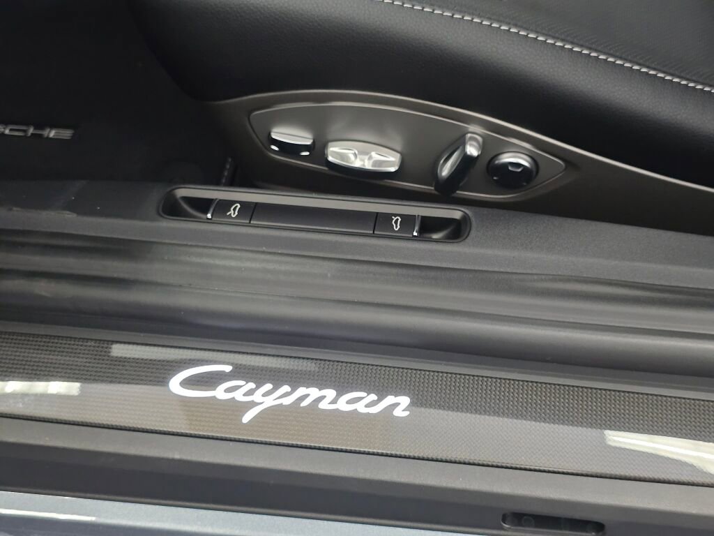 New 2025 Porsche 718 Cayman image 21