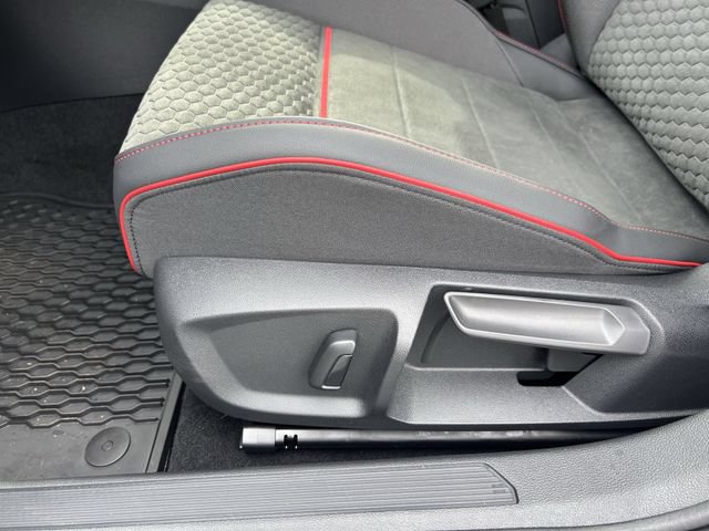 New 2026 Volkswagen GTI SE FWD image 22