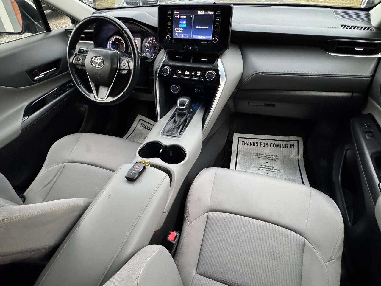 Used 2022 Toyota Venza LE AWD/4WD image 21