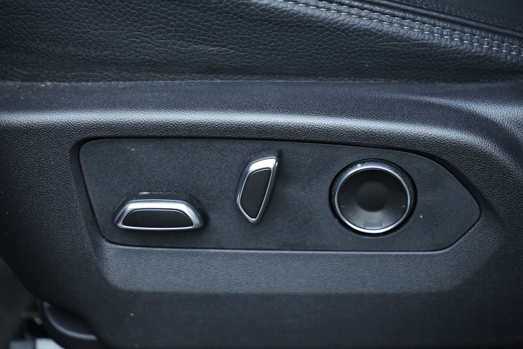 Used 2025 GMC Sierra 3500 Denali w/ Denali Reserve Package image 11