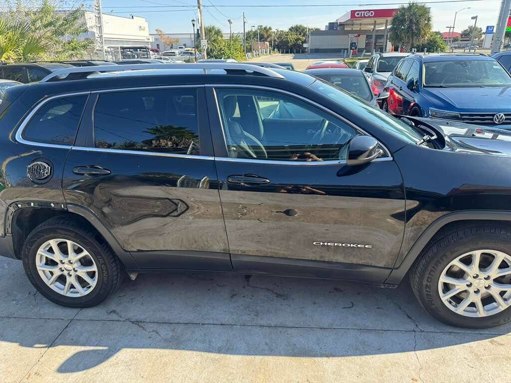 Used 2018 Jeep Cherokee Latitude image 16