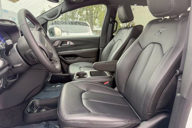 New 2026 Chrysler Pacifica Select image 12
