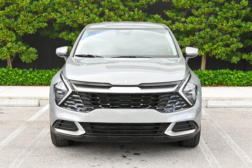 Used 2024 Kia Sportage EX image 2