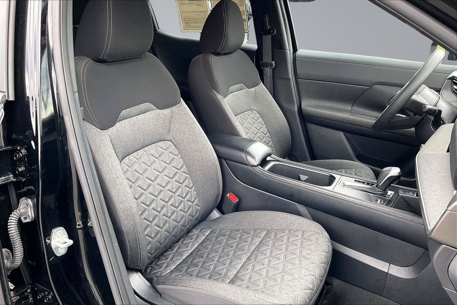 Certified 2025 Nissan Kicks SV AWD/4WD image 8