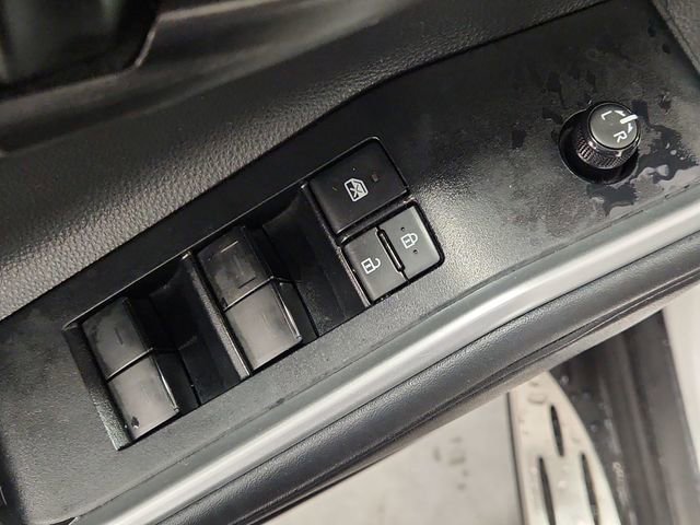 Used 2022 Toyota Highlander L FWD image 22