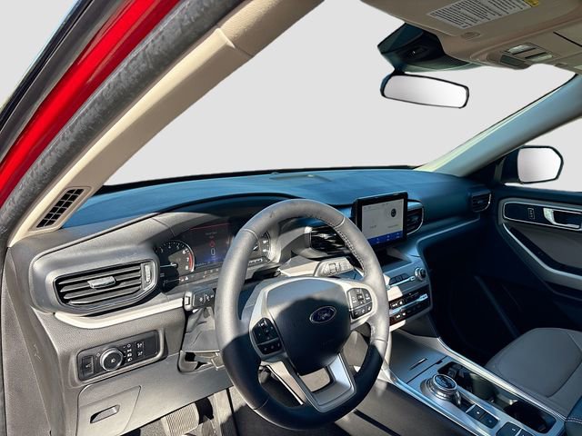 Used 2024 Ford Explorer XLT w/ Equipment Group 202A image 25