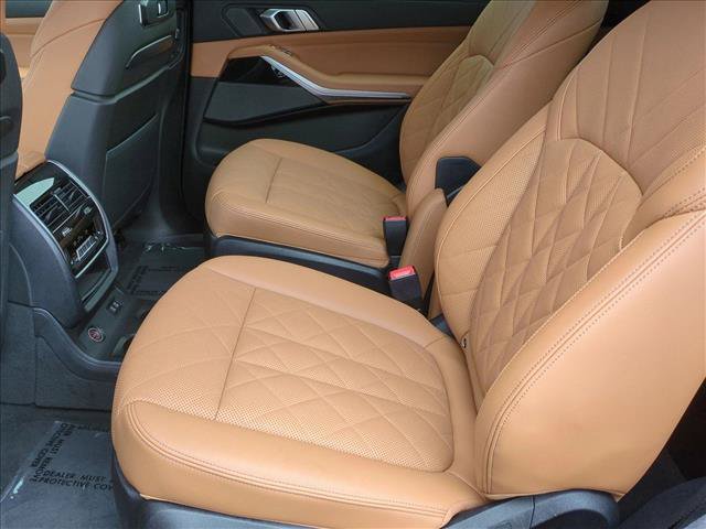 Used 2023 BMW X7 xDrive40i w/ Executive Package AWD/4WD image 19