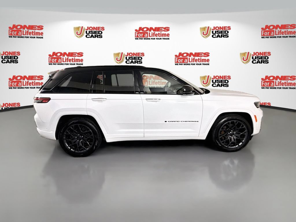 Used 2023 Jeep Grand Cherokee Summit AWD/4WD image 19