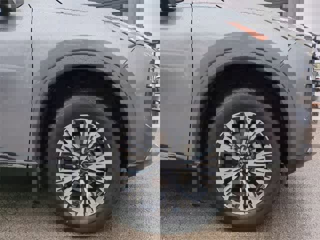 Used 2023 Nissan Rogue SV image 14