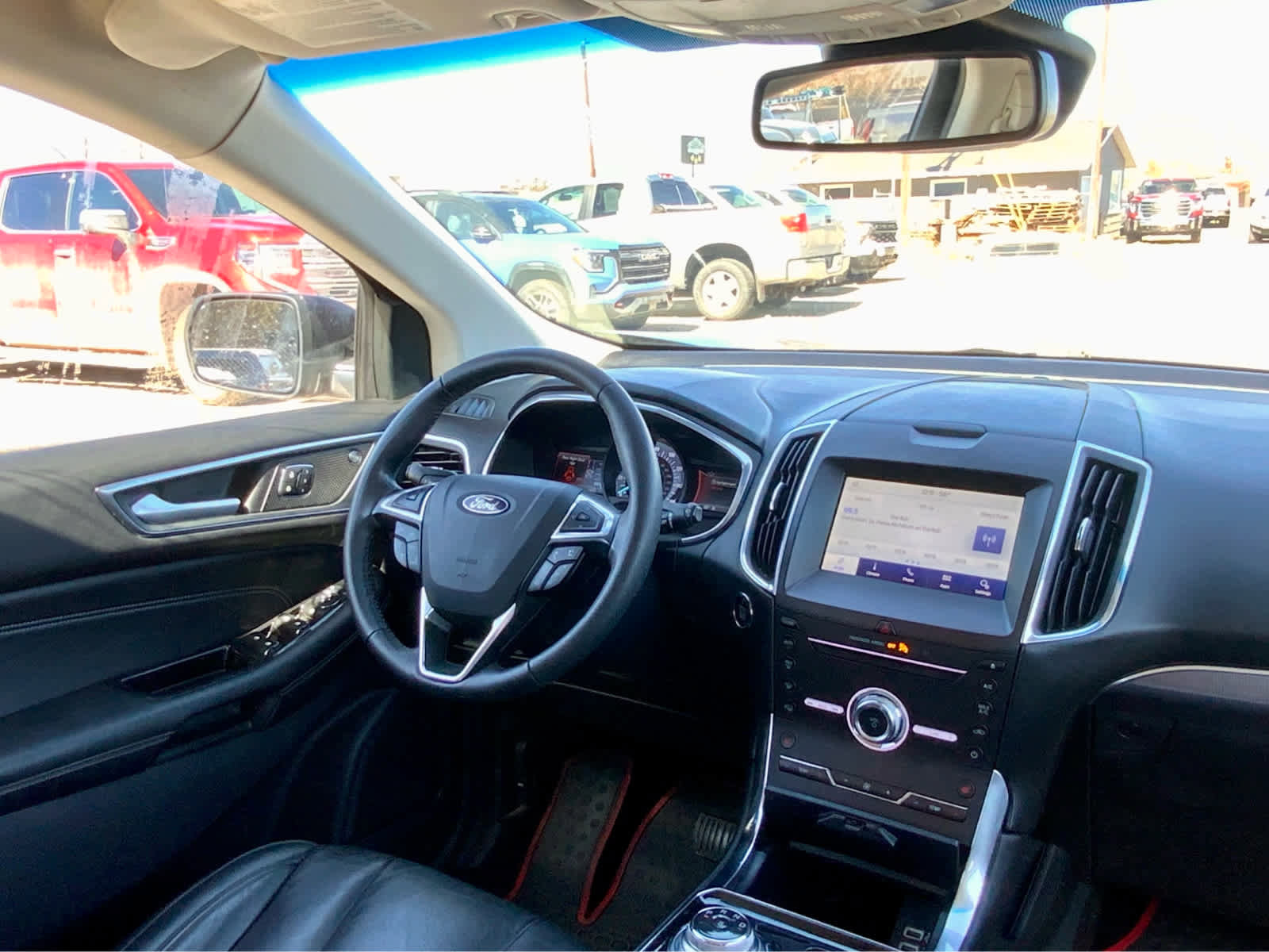 Used 2019 Ford Edge Titanium FWD image 31