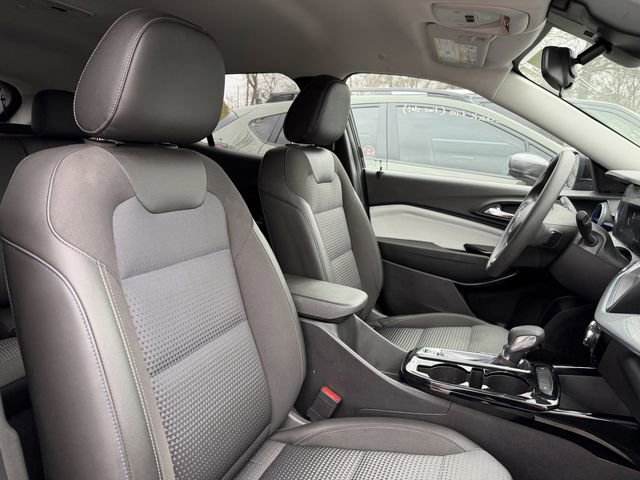 Used 2024 Chevrolet Trax LT image 18
