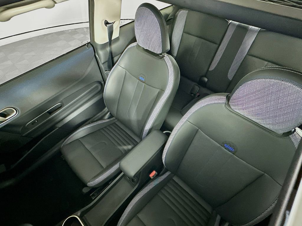 Certified 2025 MINI Cooper 2-Door Hardtop image 21