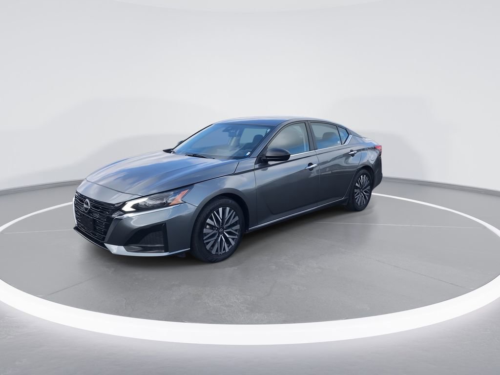Used 2024 Nissan Altima 2.5 SV image 4