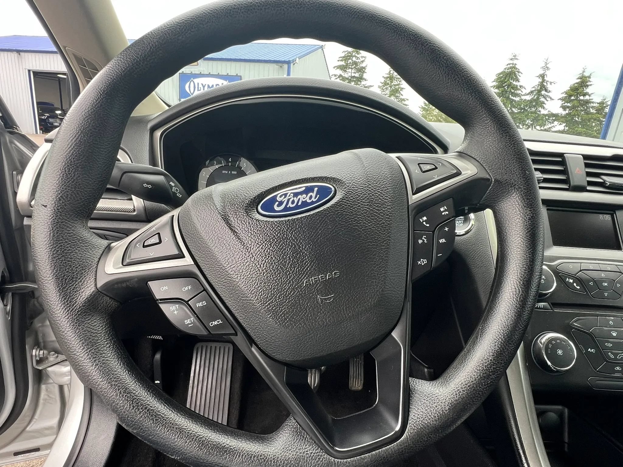Used 2018 Ford Fusion SE FWD image 20
