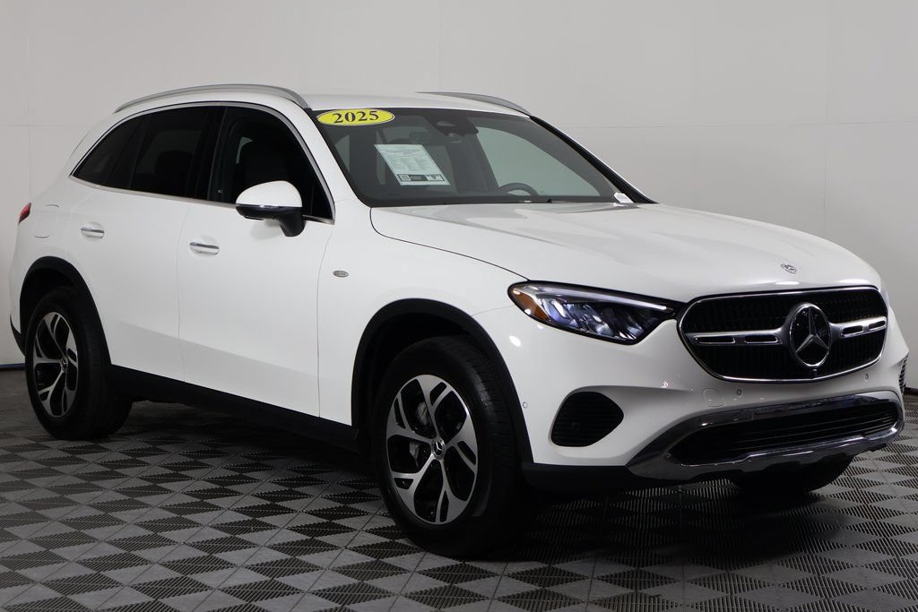 Certified 2025 Mercedes-Benz GLC 350e 4MATIC image 3