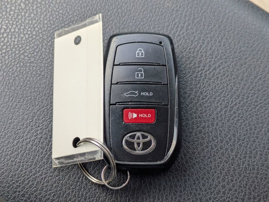 Used 2025 Toyota Camry LE FWD image 31