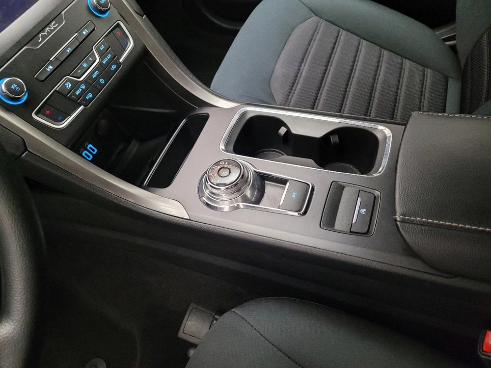 Used 2019 Ford Fusion SE image 26