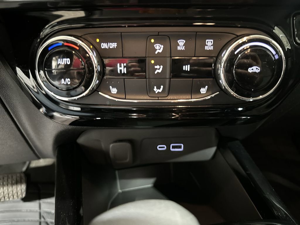 Used 2025 Chevrolet Trax ACTIV w/ Driver Confidence Package image 16