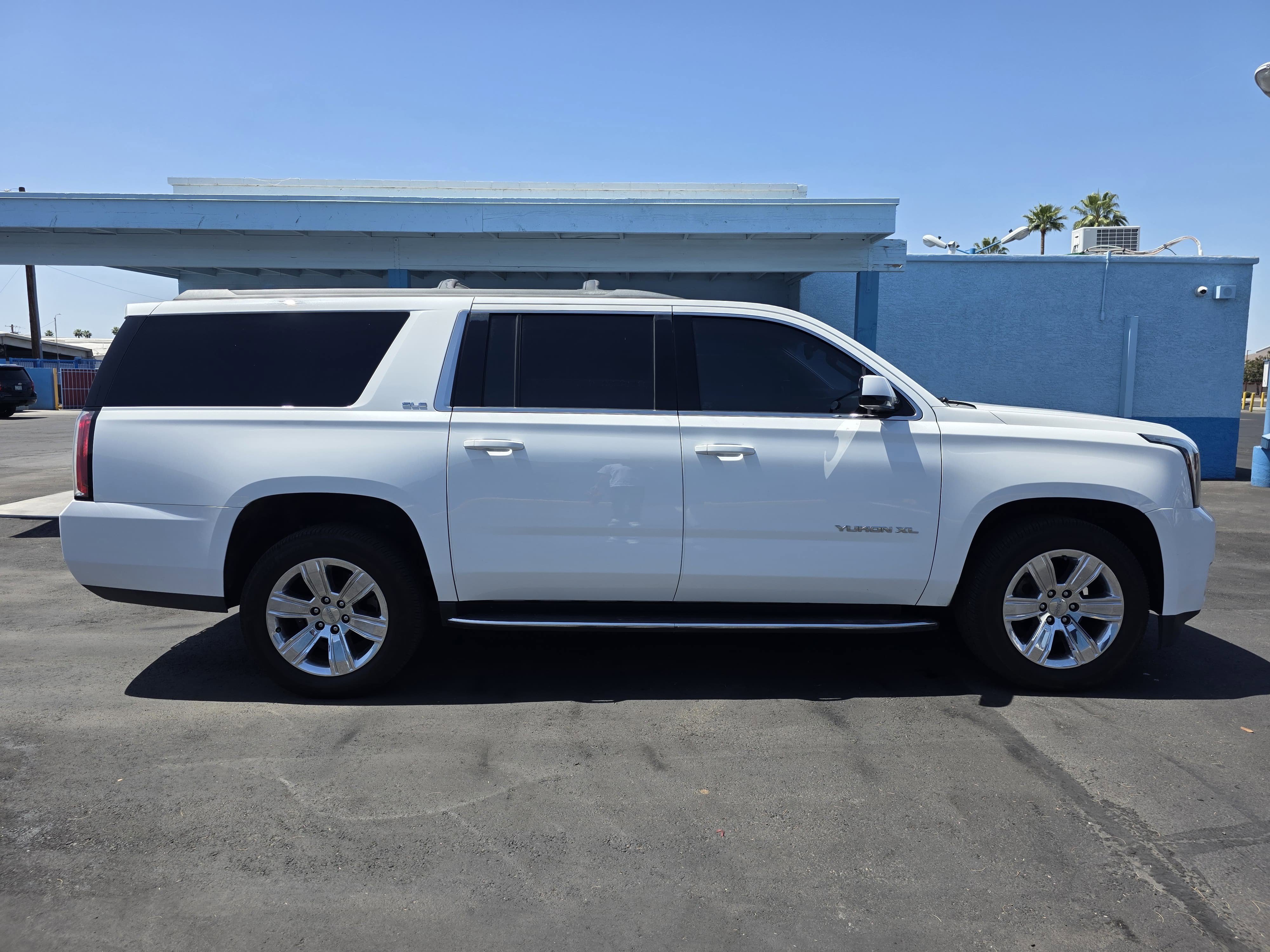Used 2018 GMC Yukon XL SLE w/ Convenience Package RWD image 2