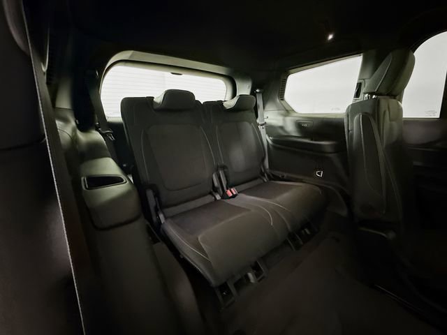 New 2025 Jeep Grand Cherokee L Laredo image 31