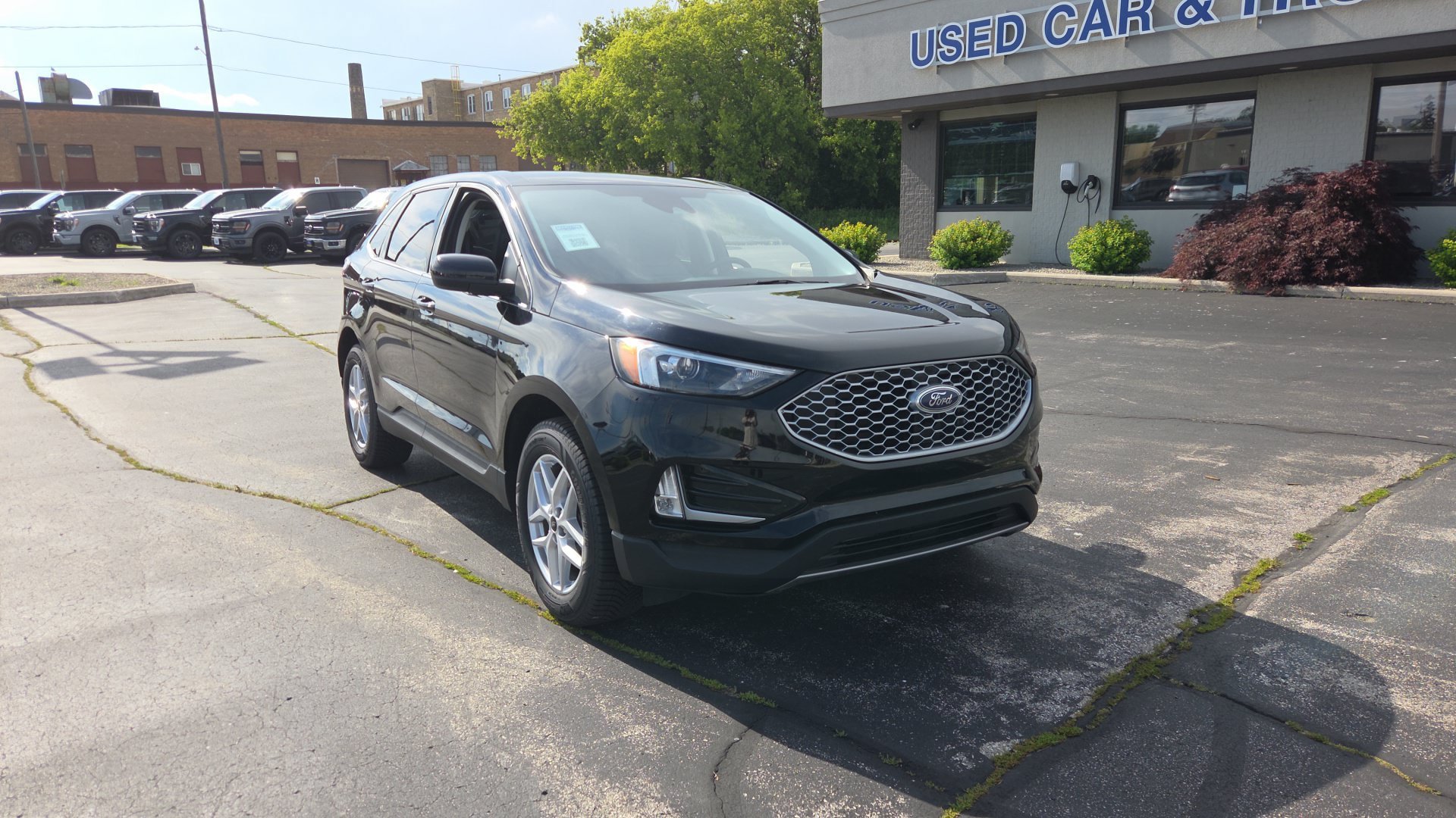 Used 2023 Ford Edge SEL w/ Convenience Package AWD/4WD image 2