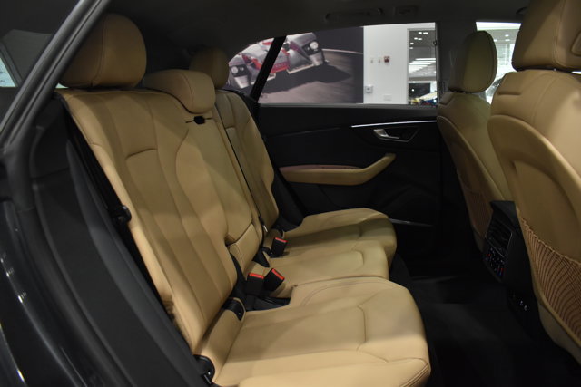 Used 2025 Audi Q8 Premium Plus w/ Premium Plus Package image 32