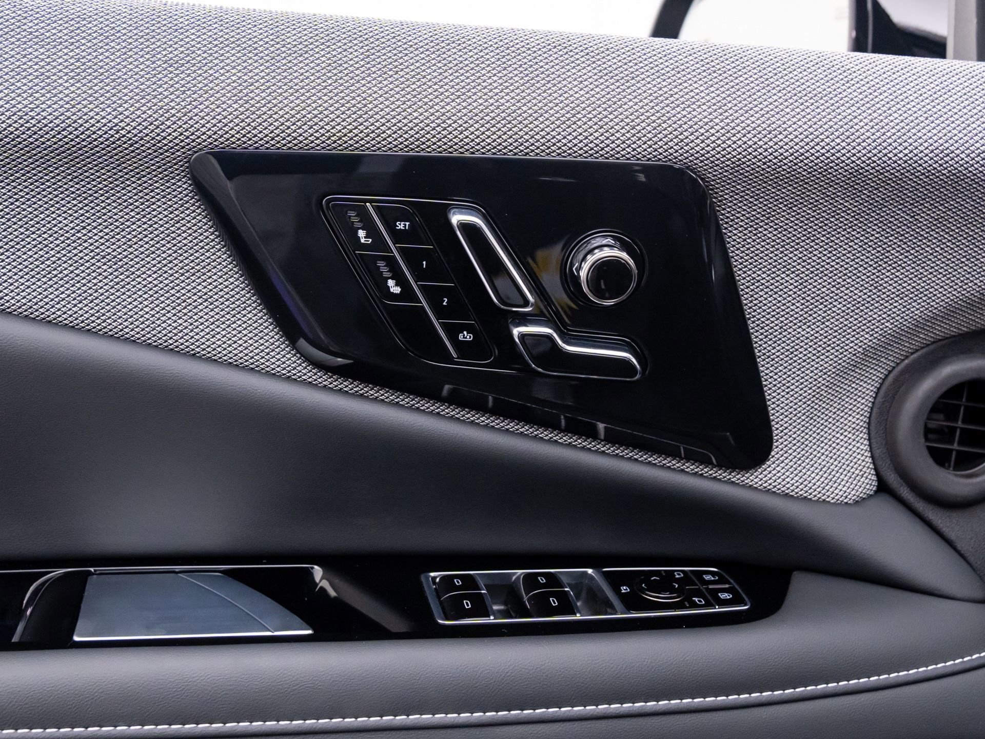 New 2026 Cadillac Optiq Sport 1 image 18