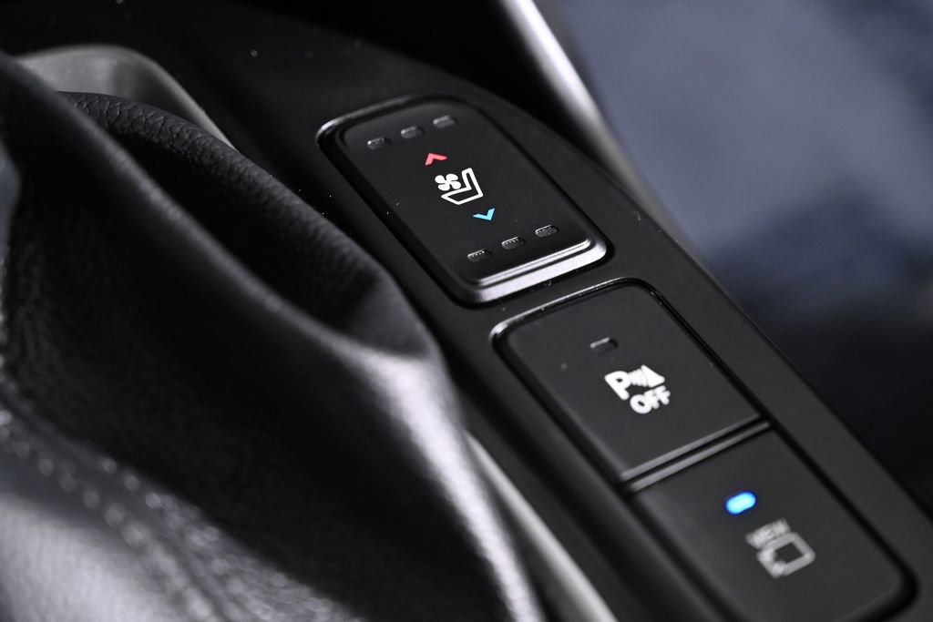 Used 2018 Hyundai Santa Fe Limited FWD image 23