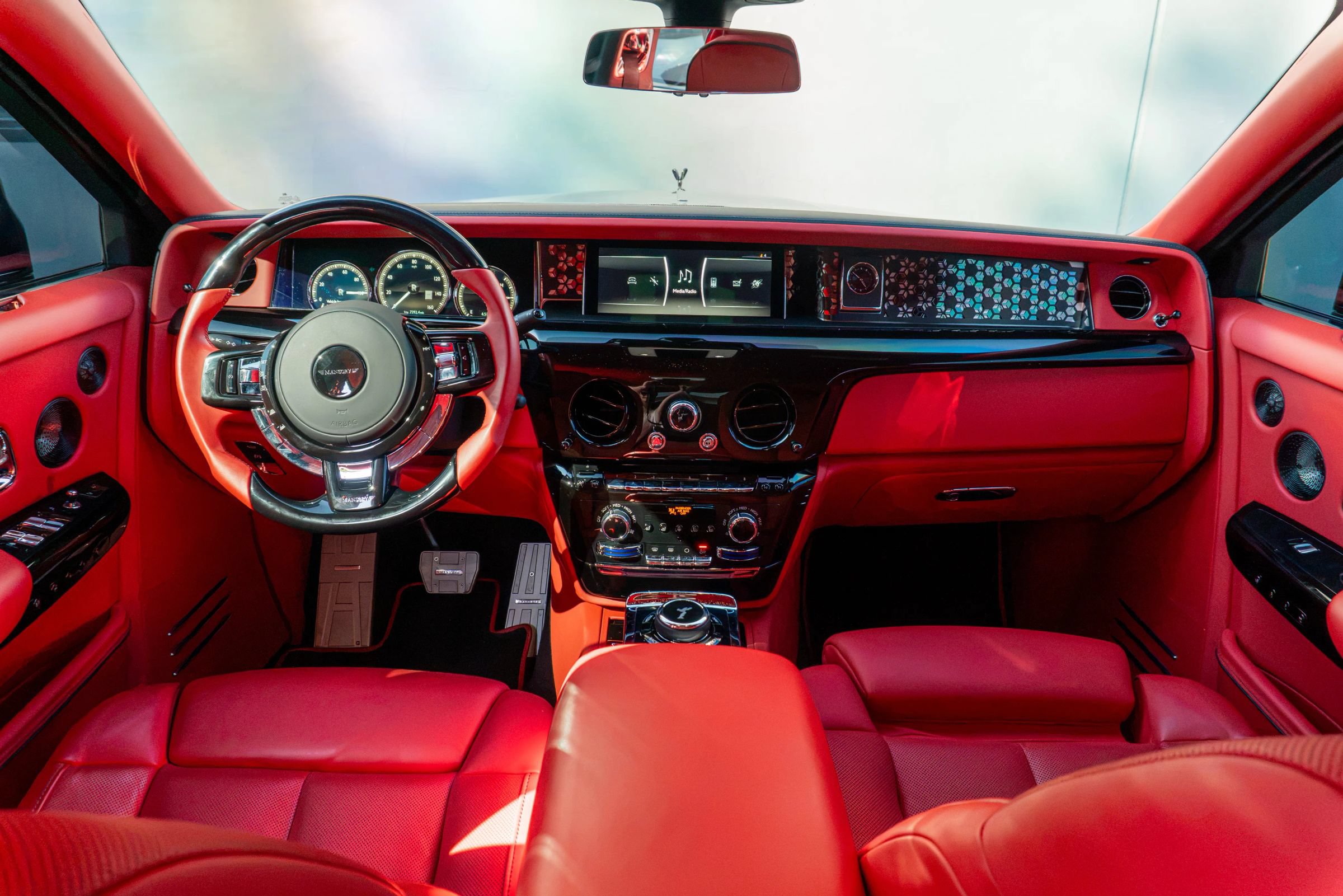 Used 2024 Rolls-Royce Phantom Sedan w/ The Phantom Package RWD image 15