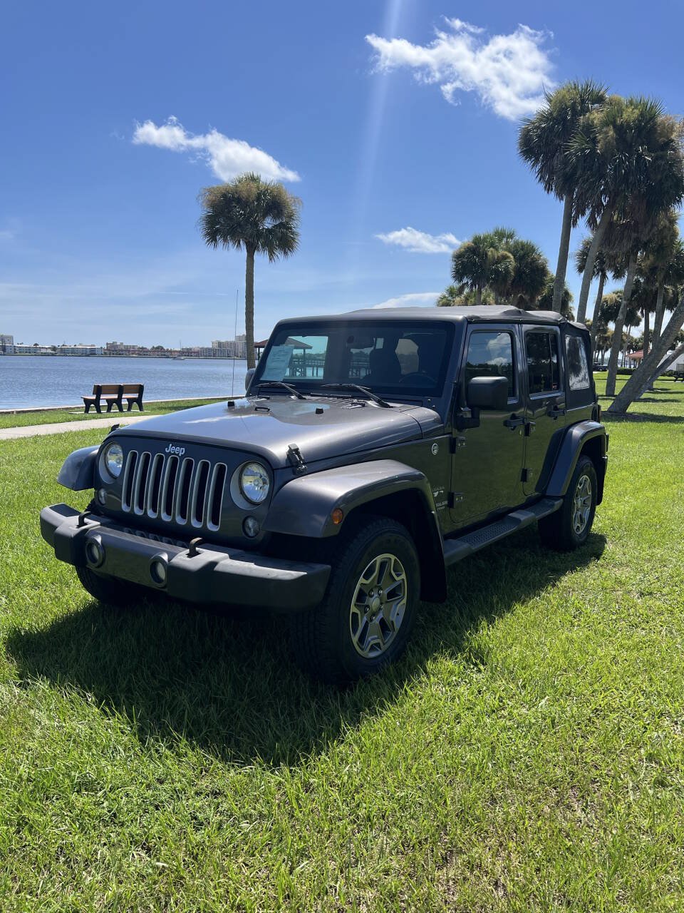 Used 2016 Jeep Wrangler Unlimited Sahara AWD/4WD image 2