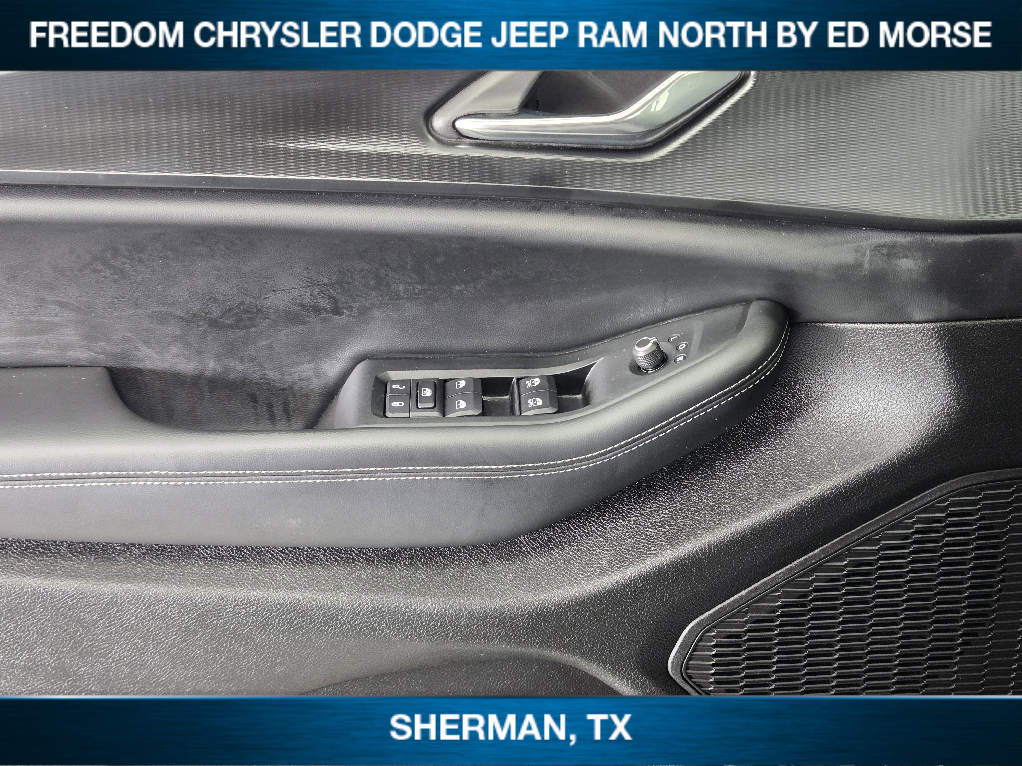 Used 2025 Jeep Grand Cherokee Altitude AWD/4WD image 17