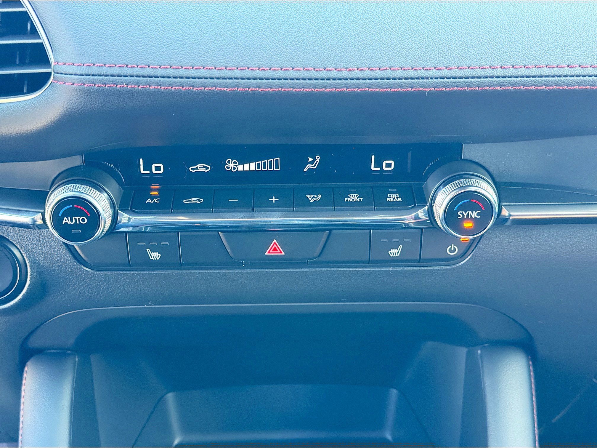 New 2026 MAZDA MAZDA3 Carbon image 31