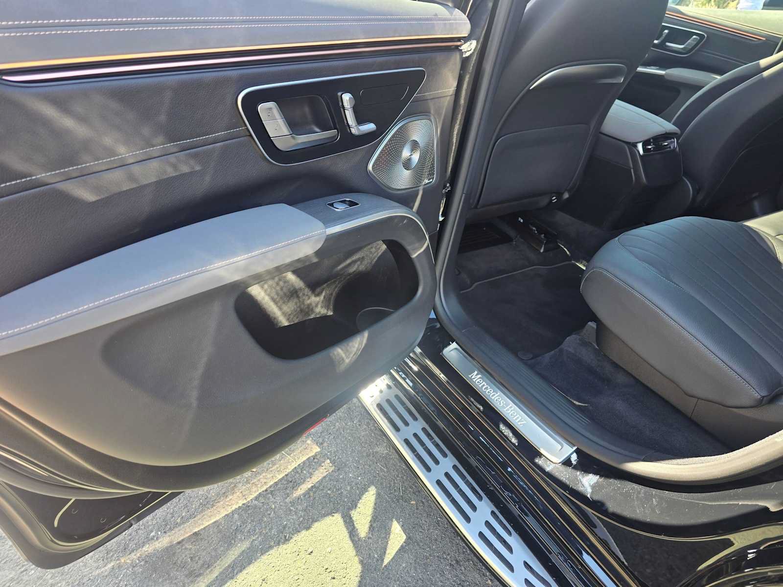 Used 2024 Mercedes-Benz EQS 450+ SUV image 17