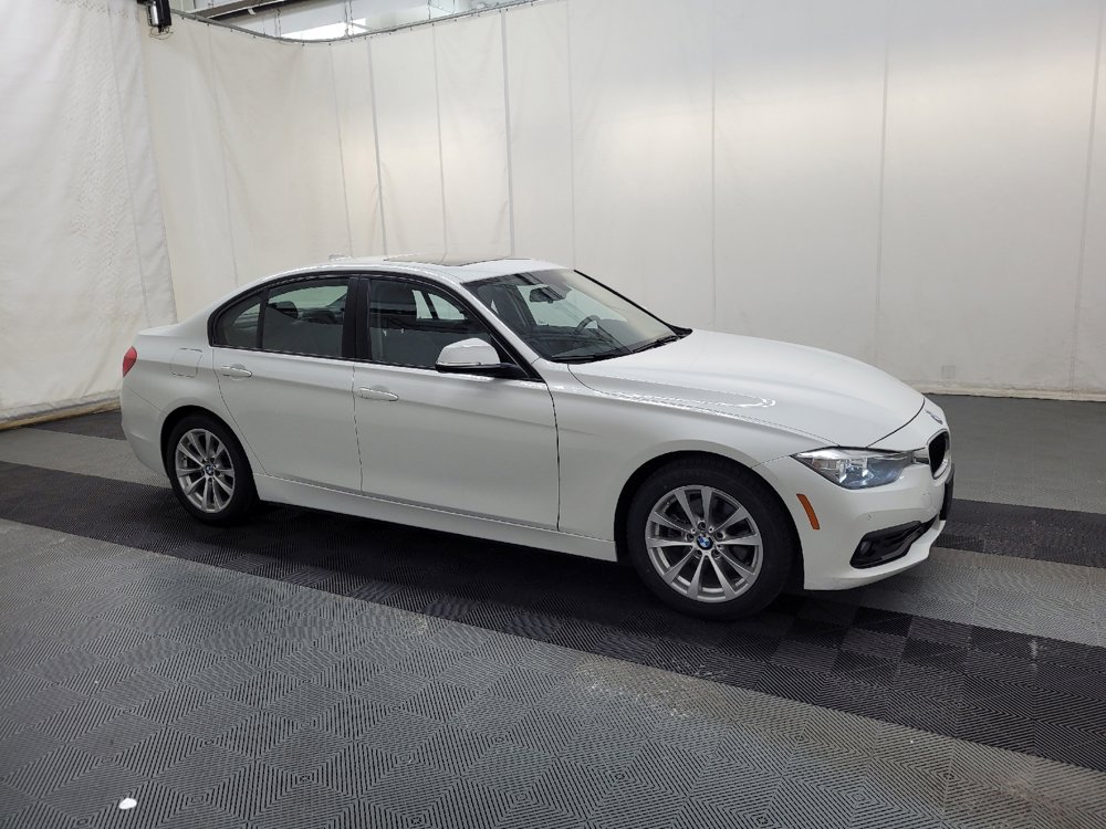 Used 2017 BMW 320i Sedan RWD image 11