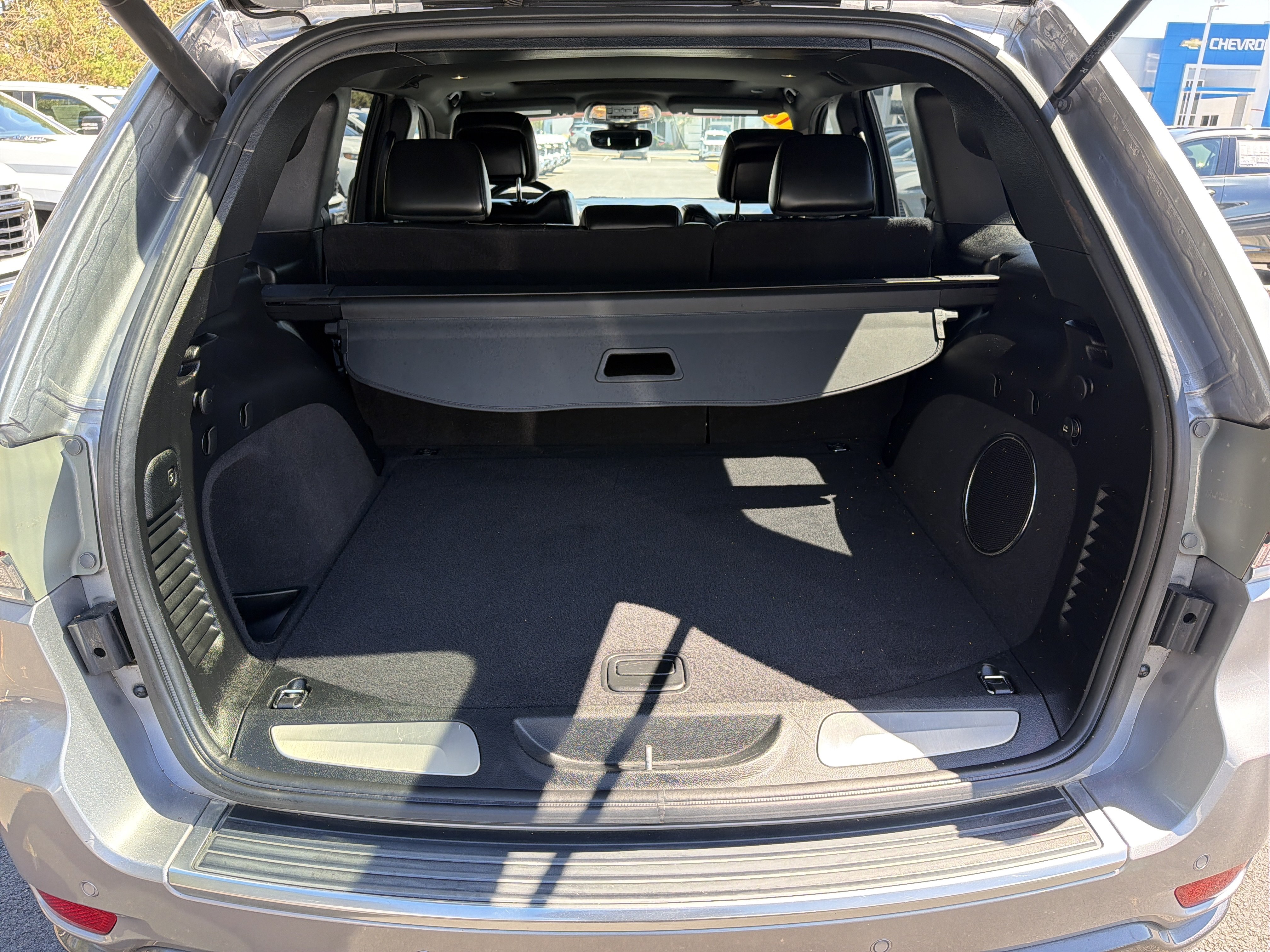 Used 2018 Jeep Grand Cherokee Limited AWD/4WD image 34