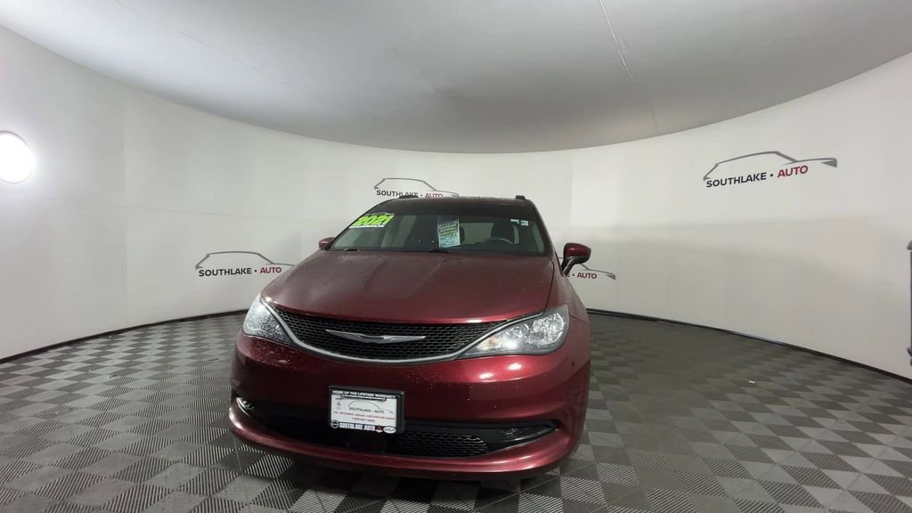 Used 2021 Chrysler Voyager Lxi FWD image 3