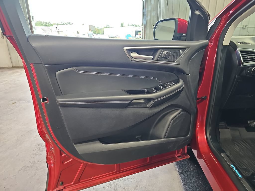 Used 2020 Ford Edge Titanium w/ Equipment Group 301A AWD/4WD image 72