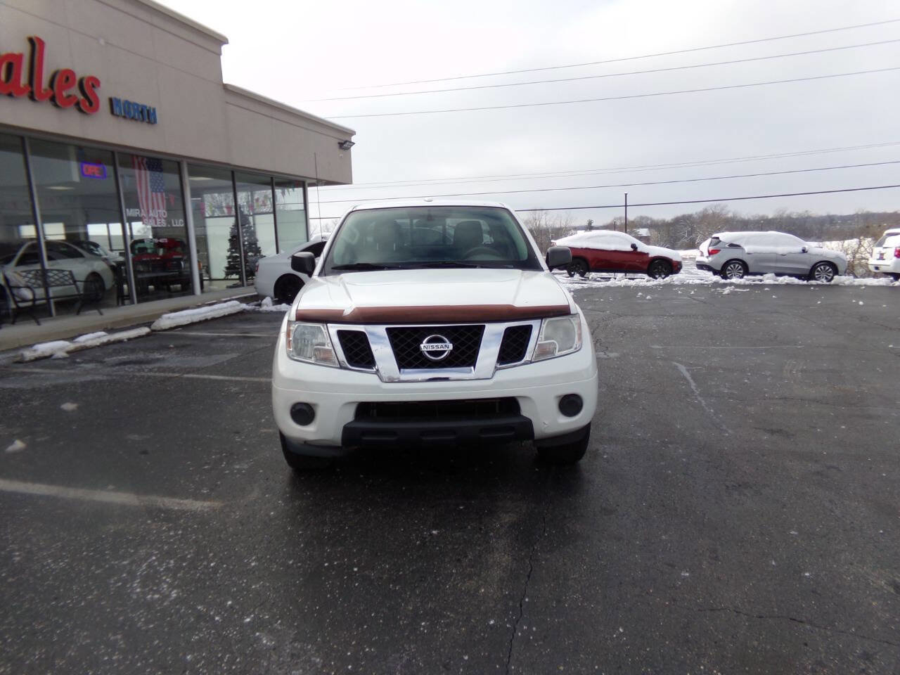 Used 2018 Nissan Frontier SV image 3