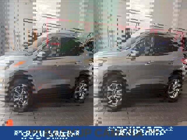 Used 2021 Ford Escape SE w/ Convenience Package image 3